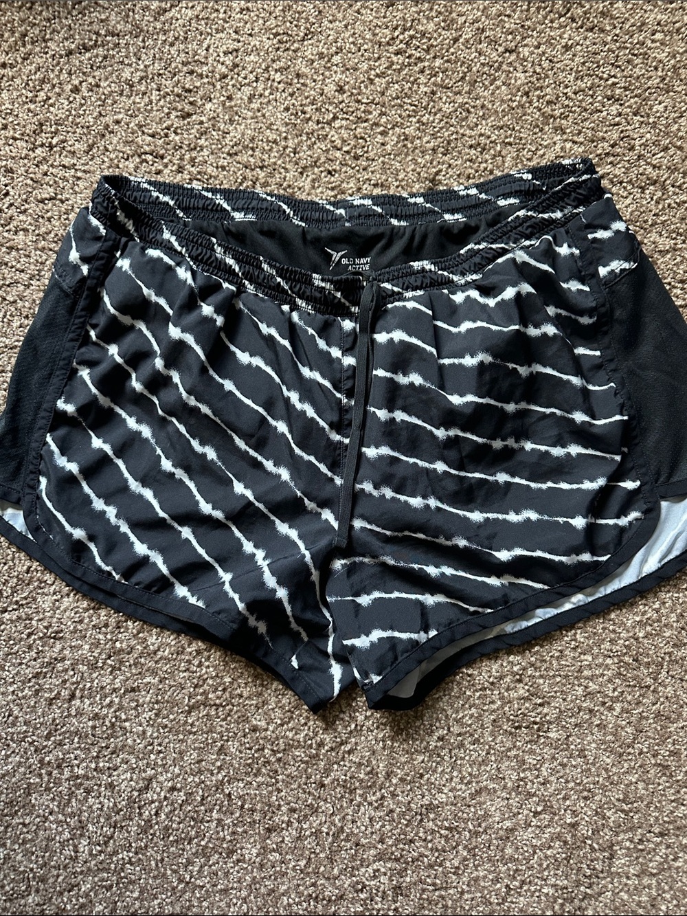 Old Navy Black and White Tie-Dye Athletic Shorts, Size L